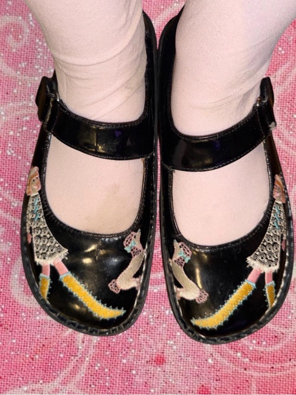 Whimsy Vintage Y2K Black Patent Leather Mary Jane Shoes with Embroidered Design